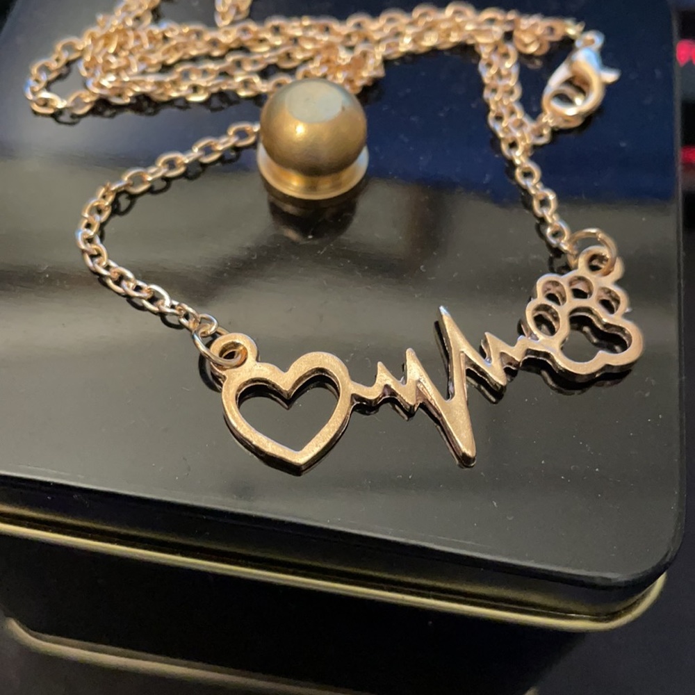 NWT gold heart dog nurse doctor necklace